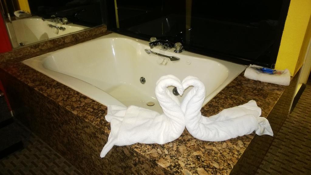 Luxury Inn Channelview Εξωτερικό φωτογραφία